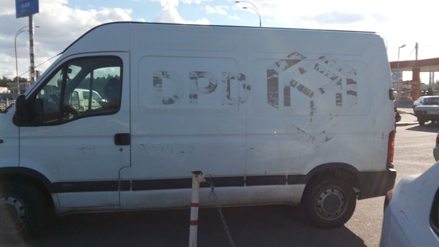 kak proizvoditsja oklejka avtomobilja plenkoj1